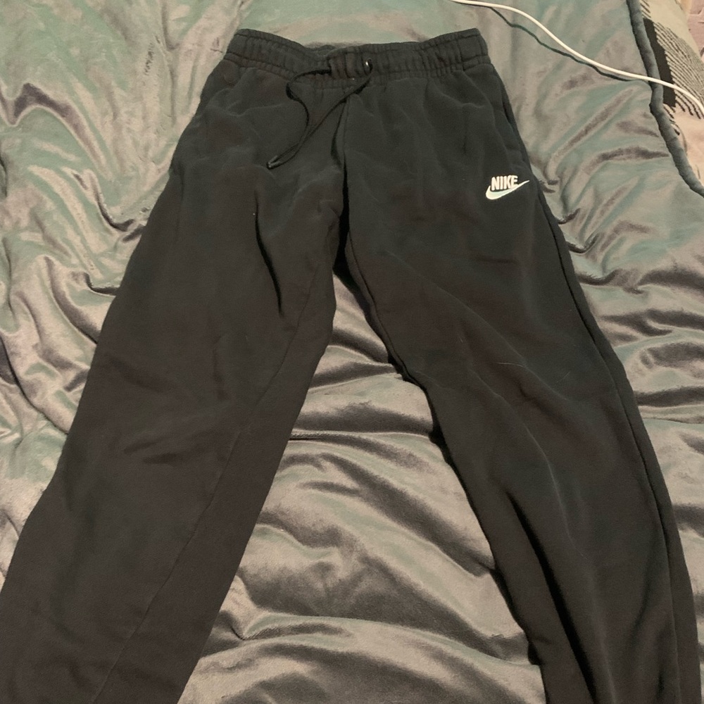nike elastic bottom sweatpants
